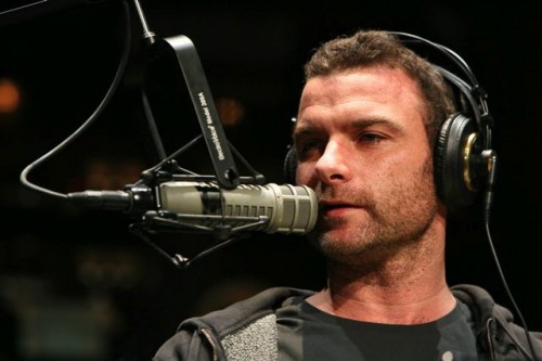 Liev Schreiber appearing in Talk Radio by Eric Bogosian