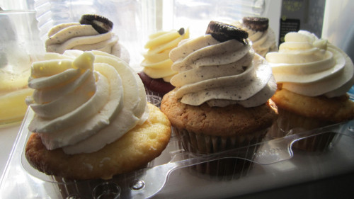 Curbside Cupcake assortment